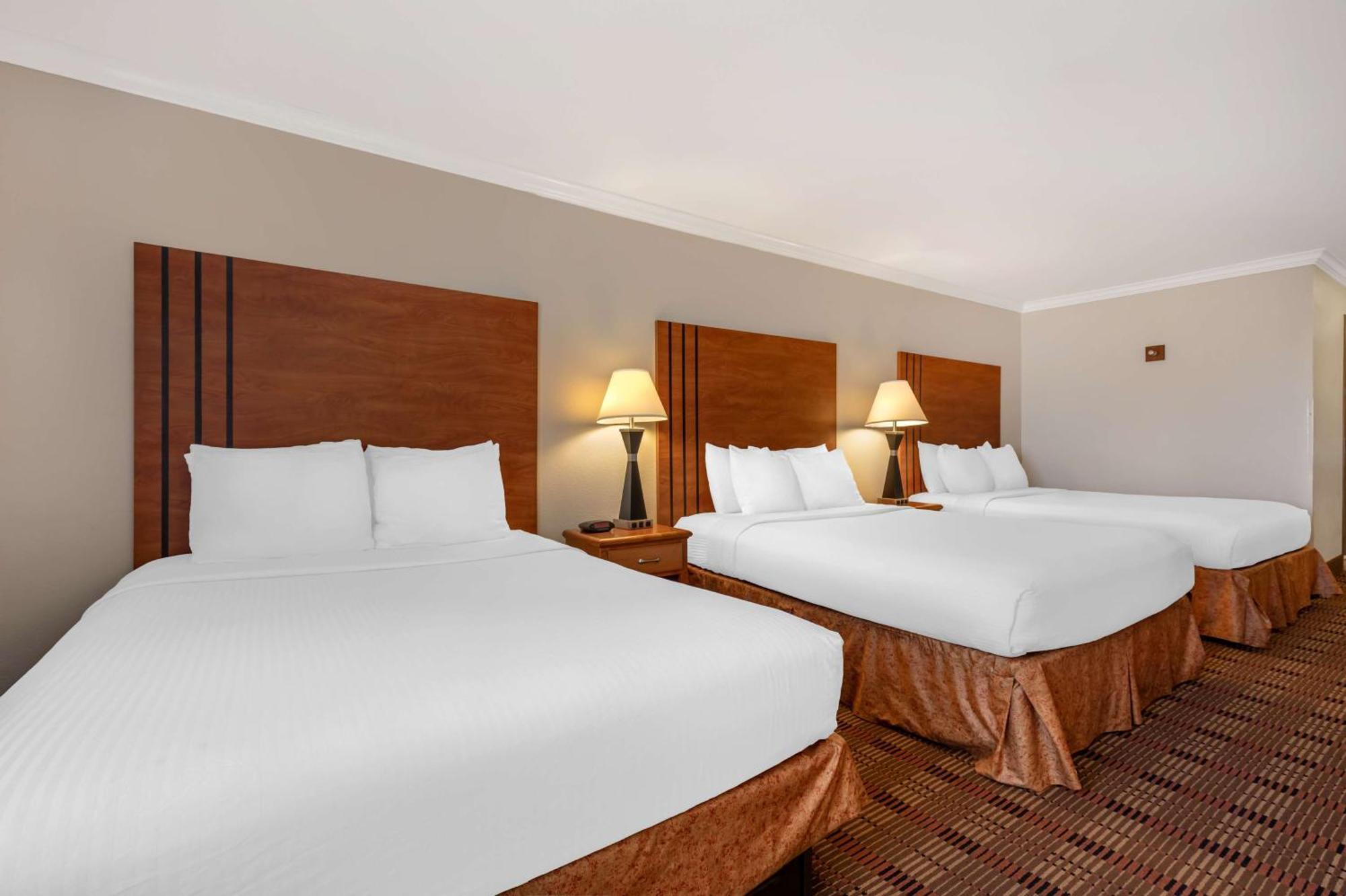 Best Western Club House Inn & Suites Mineral Wells Exterior photo