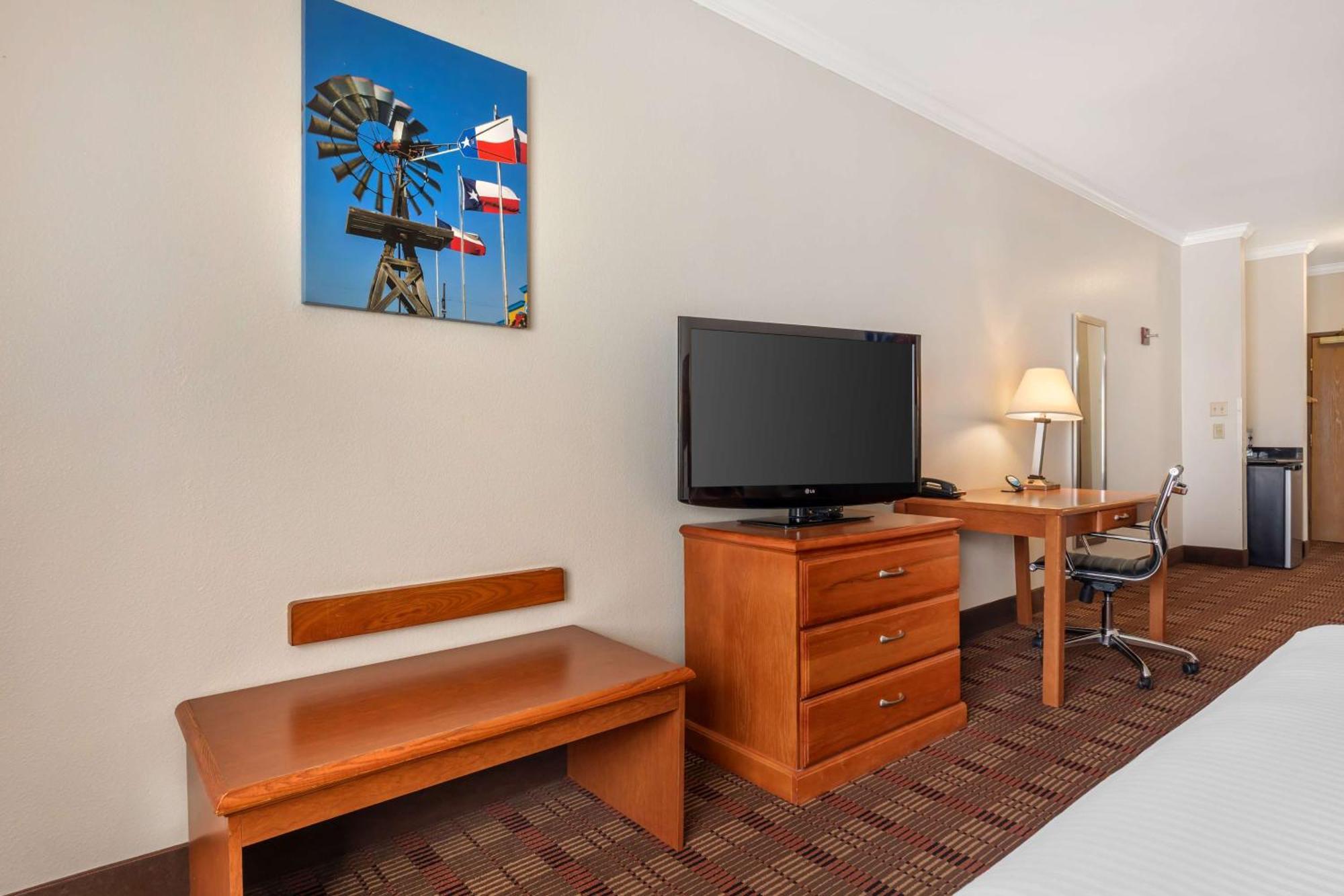 Best Western Club House Inn & Suites Mineral Wells Exterior photo
